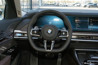 2026款宝马7系 735Li M运动套装