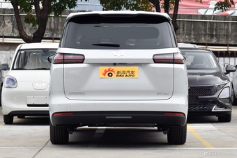 2025款五菱星光730 PHEV 125km 豪华型