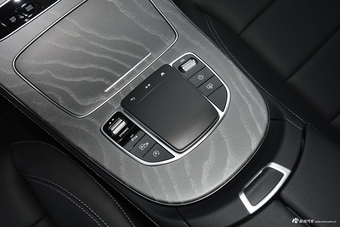 2021款奔驰E级改款 E 300 L 运动豪华型 