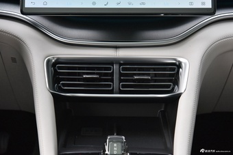 2025款宋PLUS DM-i 智驾版 DM-i 112KM尊荣型