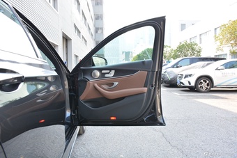 2023款奔驰E级 E 300 L 运动豪华型