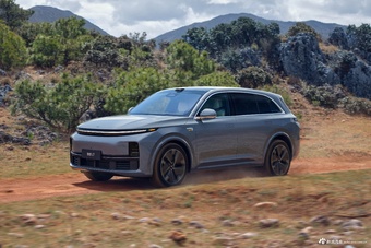 2025款理想L7 Ultra智能焕新版官图