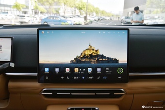 2025款岚图梦想家 PHEV 四驱尊贵乾崑版