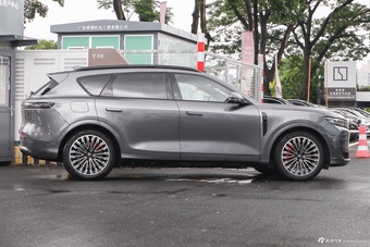 2025款岚图FREE+ 四驱乾崑版