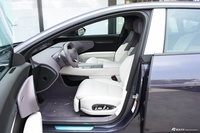 2024款阿维塔12 700 三激光后驱奢享版