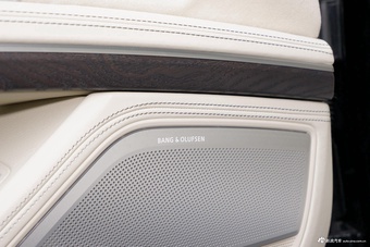 2024款奥迪A8L Horch创始人版 55TFSI