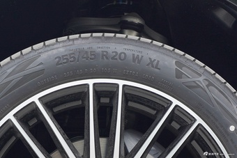 2025款奔驰GLC改款 300 L 4MATIC 豪华型 7座