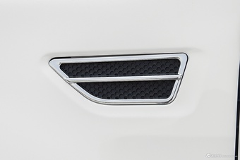 2022款福田征服者5 2.0T自动柴油两驱武林至尊长轴4F20TC