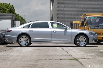 2026款奥迪A8L 55 TFSI Horch创始人版