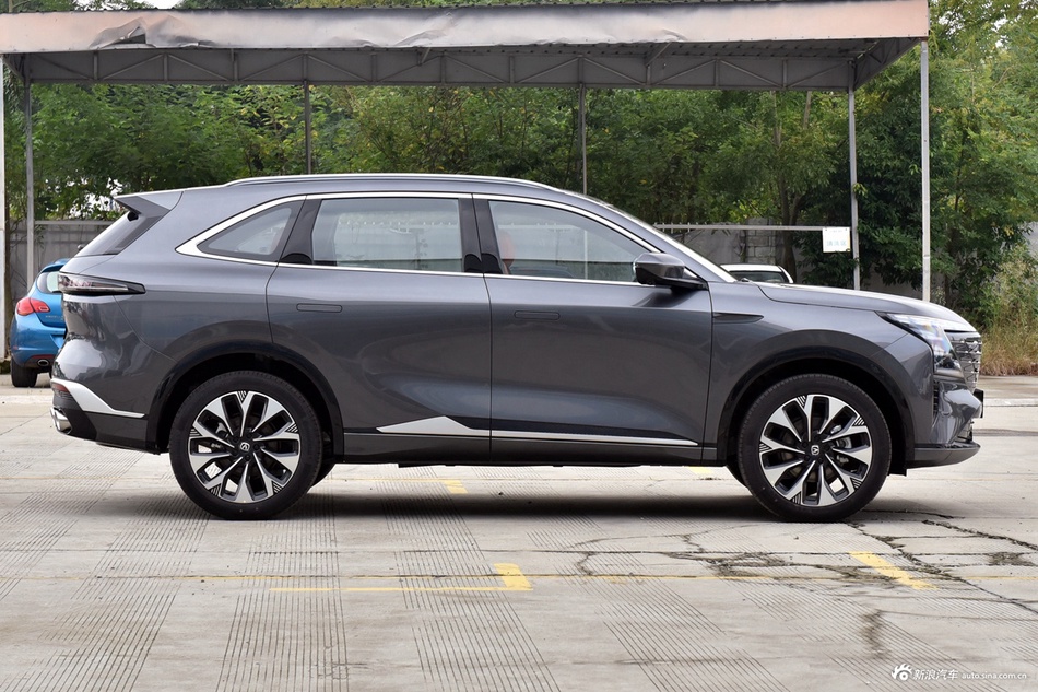 有颜值还有料，内外兼修的长安汽车长安CS75 PLUS最高直降1.97万啦！