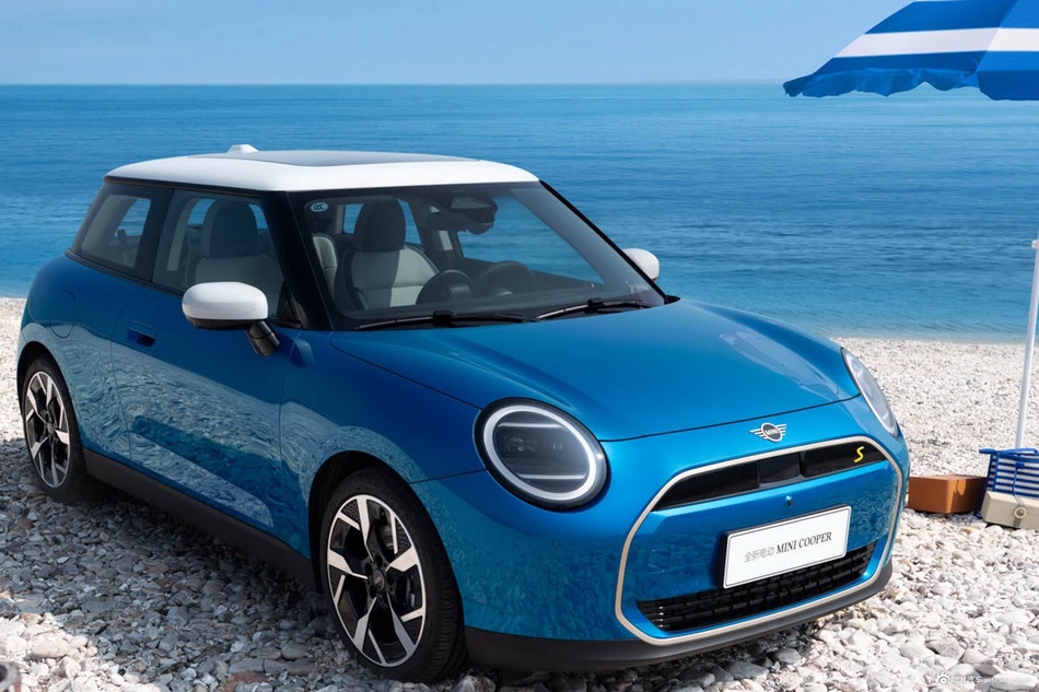 性价比很高电动MINI COOPER全国7.1折起预计下月价格会有所浮动