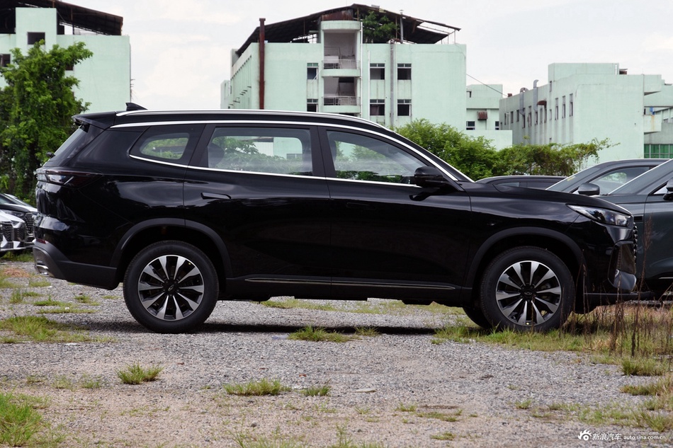 新一轮价格战来袭，奇瑞瑞虎8 PLUS全国最高直降2.60万