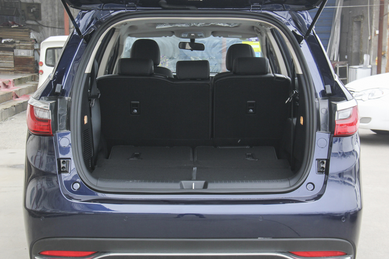 2019款比亚迪宋max 1.5t手动智联睿逸型7座国v