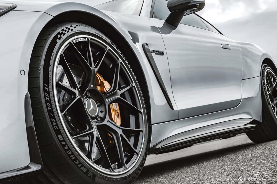 全国最高直降3.68万元，奔驰AMG GT新车近期优惠热销